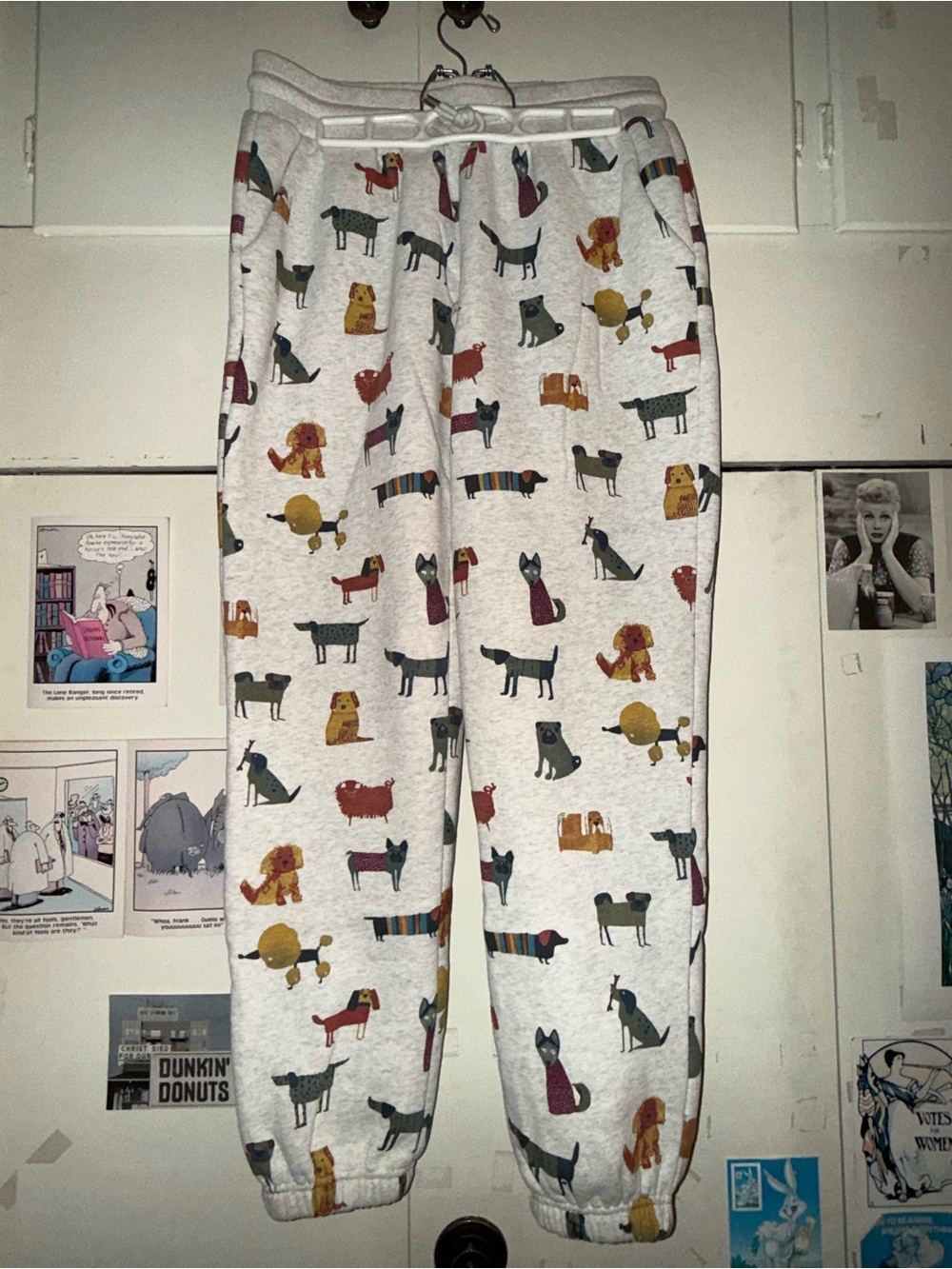 NWOT Uncommon Goods Dog Lover’s Cozy Jogger Pants Size Large
